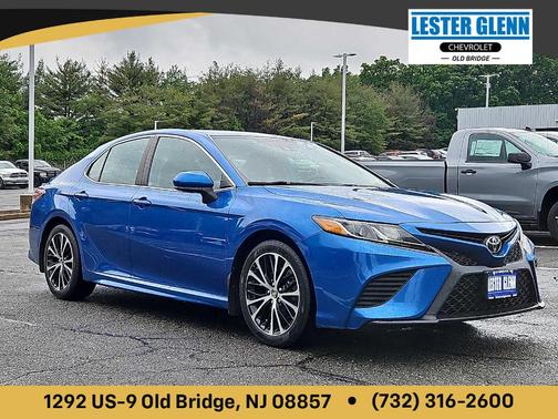 Blue Streak Metallic 2019 Toyota Camry SE