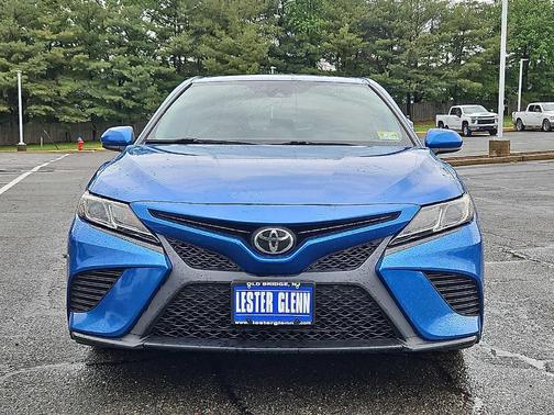 Blue Streak Metallic 2019 Toyota Camry SE