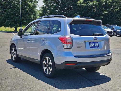 Ice Silver Metallic 2018 Subaru Forester 2.5i Limited