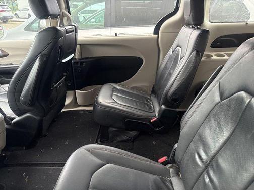 Bright White Clearcoat 2018 Chrysler Pacifica Touring-L Plus