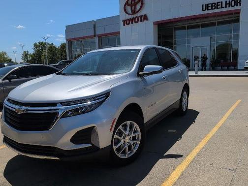 Silver Ice Metallic 2022 Chevrolet Equinox 1LT
