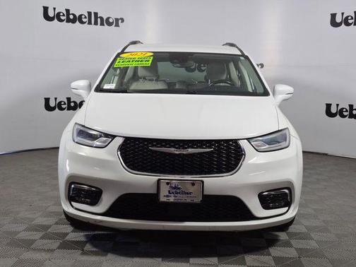 Bright White Clearcoat 2021 Chrysler Pacifica Touring L