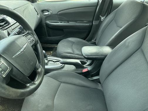 2014 Chrysler 200 LX