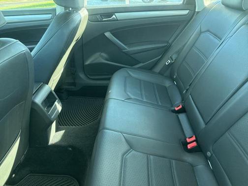 2015 Volkswagen Passat 1.8T S