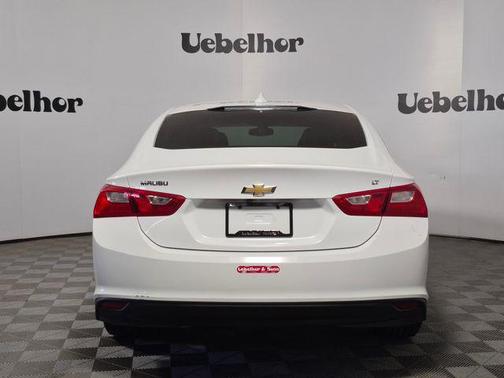 White 2016 Chevrolet Malibu 1LT