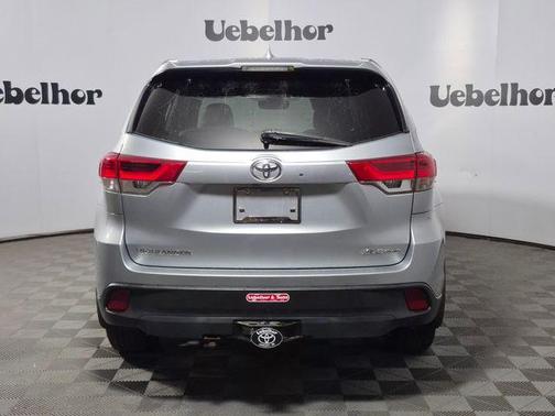 Celestial Silver Metallic 2019 Toyota Highlander XLE