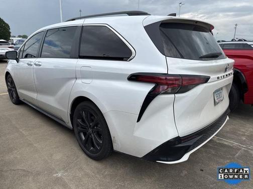 2022 Toyota Sienna XSE 7 Passenger