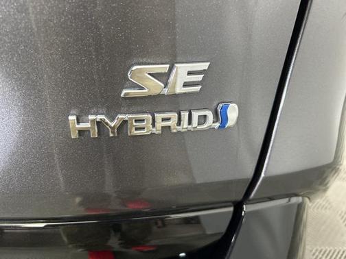 2024 Toyota RAV4 Hybrid SE