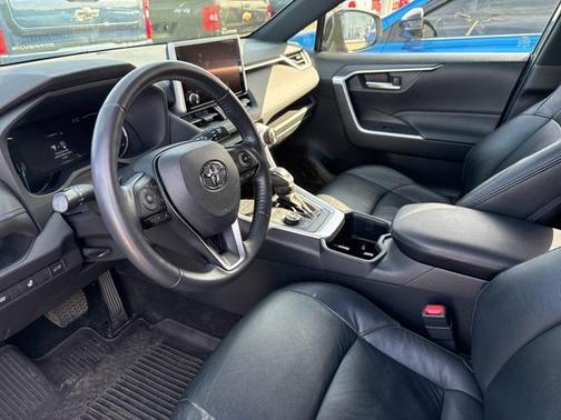 2023 Toyota RAV4 Hybrid SE