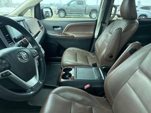 2017 Toyota Sienna Limited Premium