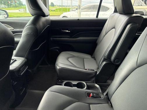 White 2024 Toyota Grand Highlander XLE