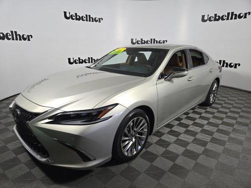 2022 Lexus ES 300h Ultra Luxury