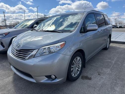 2016 Toyota Sienna XLE Premium