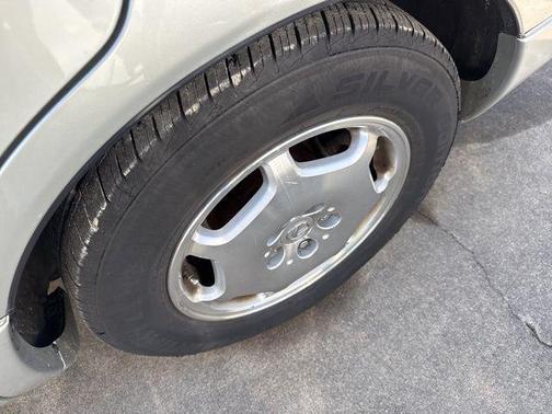 2000 Lexus LS 400 400