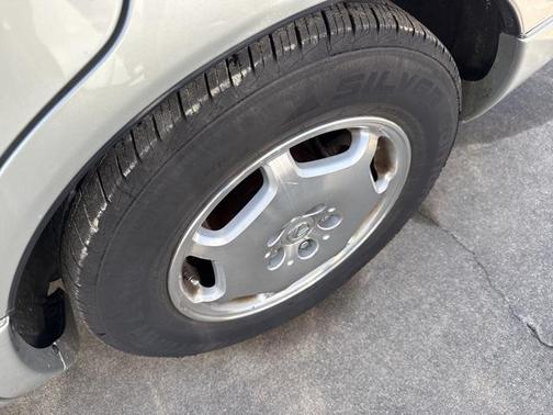 2000 Lexus LS 400 400