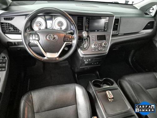 2019 Toyota Sienna SE Premium
