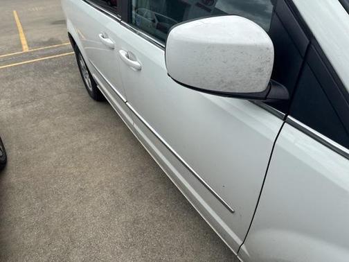 2010 Chrysler Town & Country Touring