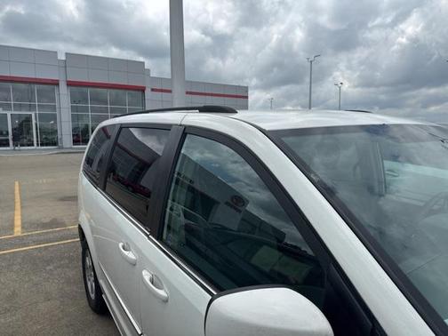 2010 Chrysler Town & Country Touring