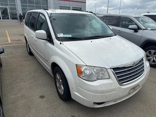 2010 Chrysler Town & Country Touring
