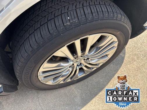 Wind Chill Pearl 2023 Toyota Venza XLE