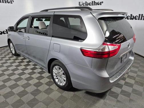 2017 Toyota Sienna XLE