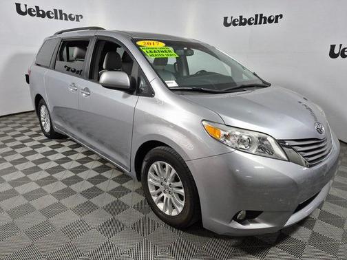 2017 Toyota Sienna XLE