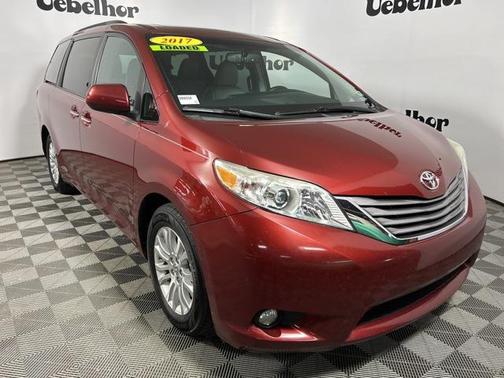 2017 Toyota Sienna XLE