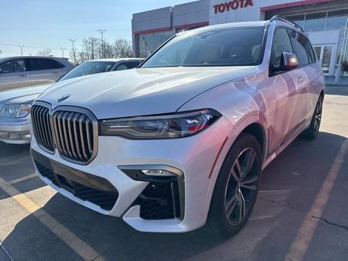 2022 BMW X7 M50i