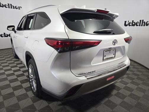 2023 Toyota Highlander Platinum