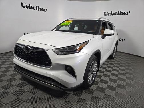 2023 Toyota Highlander Platinum