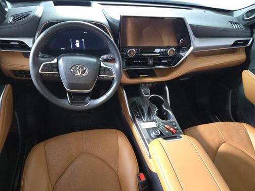 2023 Toyota Highlander Platinum