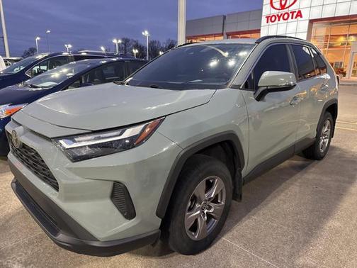 2022 Toyota RAV4 XLE