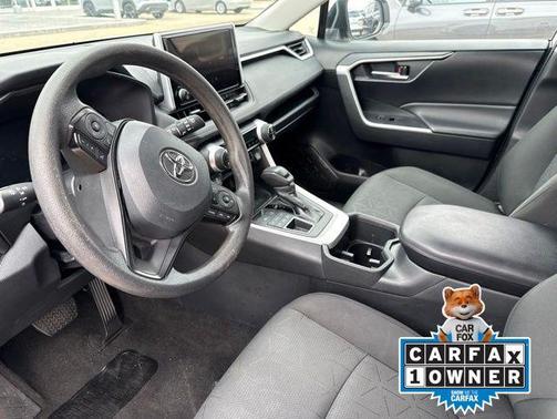 Ice Cap 2024 Toyota RAV4 XLE