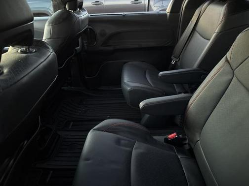 2024 Toyota Sienna XSE 7 Passenger