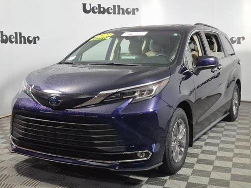 2023 Toyota Sienna XLE
