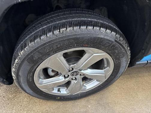 2021 Toyota RAV4 Hybrid XLE Premium