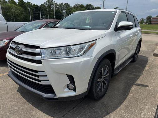 Blizzard Pearl 2019 Toyota Highlander XLE