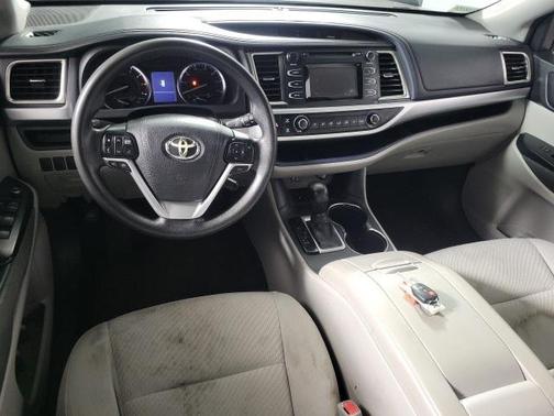 2015 Toyota Highlander LE