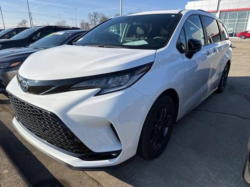 2025 Toyota Sienna XSE 7 Passenger