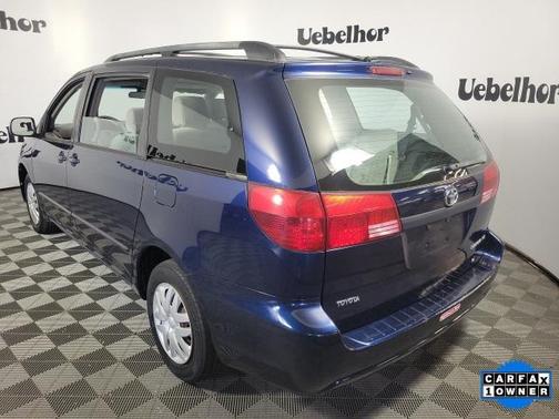 2004 Toyota Sienna CE