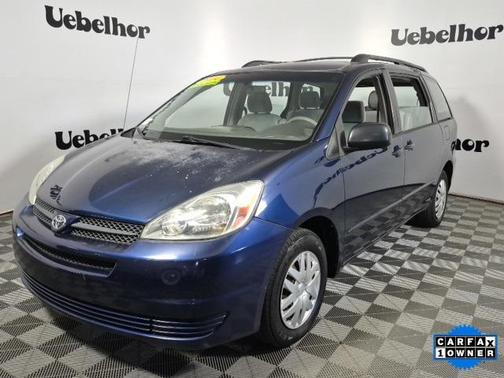 2004 Toyota Sienna CE