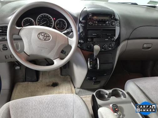 2004 Toyota Sienna CE