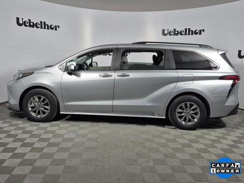 2024 Toyota Sienna XLE