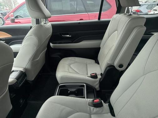 2024 Toyota Grand Highlander Hybrid XLE