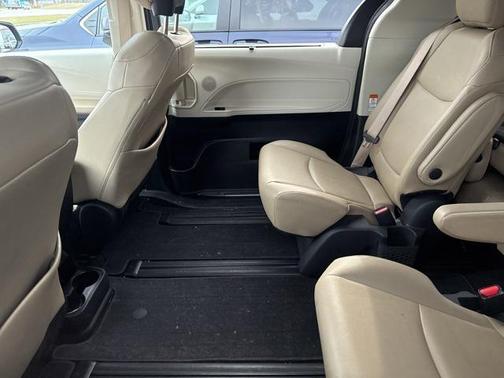 2023 Toyota Sienna XLE