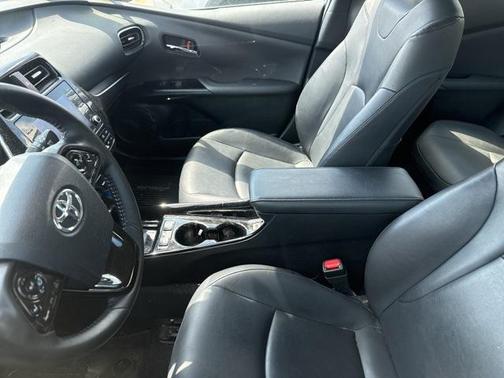 2021 Toyota Prius L