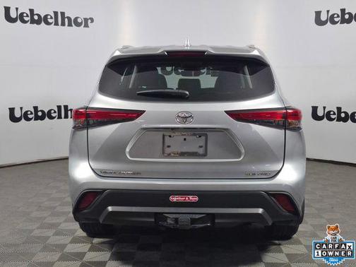 Celestial Silver Metallic 2022 Toyota Highlander XLE