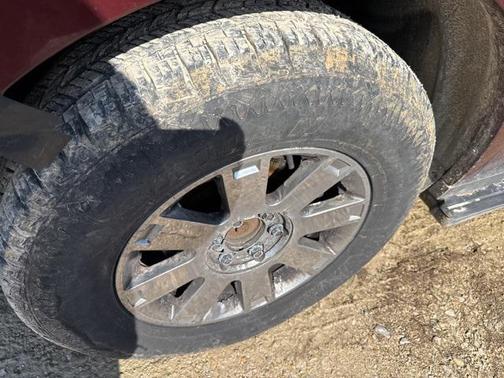 2003 Lincoln Navigator Base