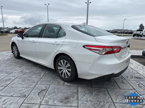 2019 Toyota Camry Hybrid LE
