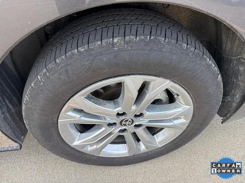 2024 Toyota Sienna Platinum 7 Passenger